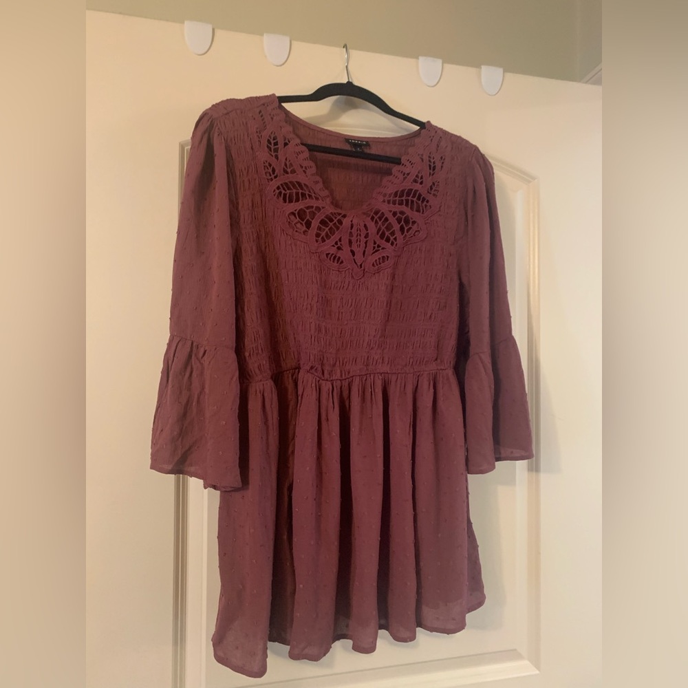 Boho Texture Fan Needed for NWOT Mauve Swiss Dot Torrid Top